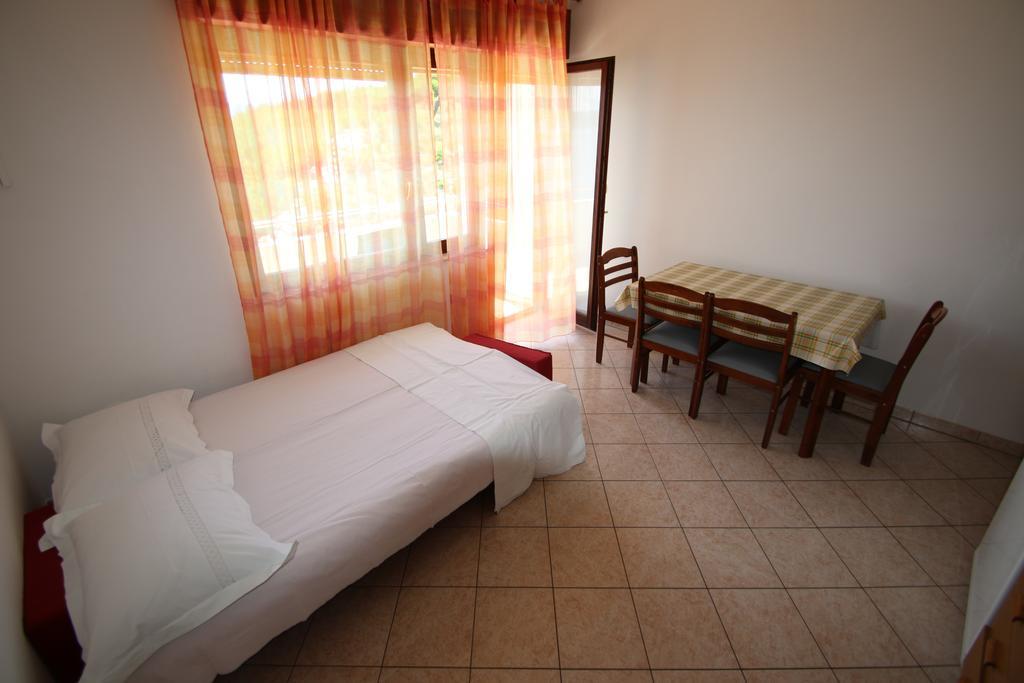 Villa Stipe لوكفا روجوزنيكا الغرفة الصورة